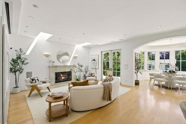 842 Boyce Avenue, Palo Alto CA: https://media.crmls.org/mediaz/1ae15e7d-cfc9-45a8-995b-9a433e109c34.jpg