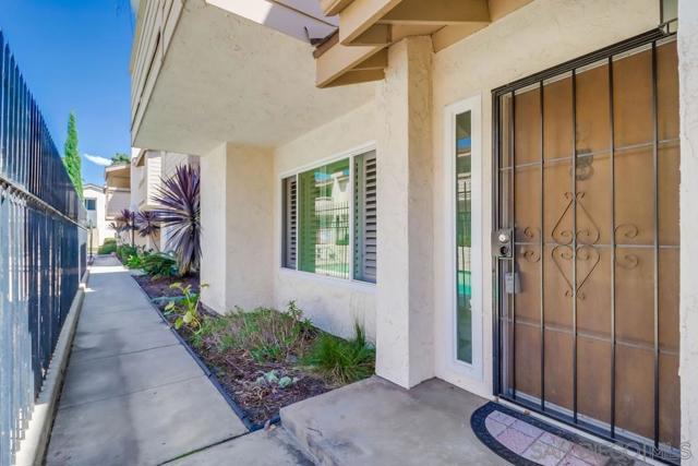 1737 Melrose Ave, Chula Vista CA: https://media.crmls.org/mediaz/1ae16fd7-7457-4840-bbb6-16375ca5e3ed.jpg