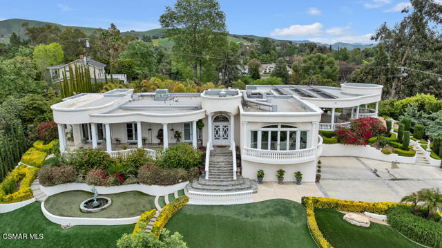 932 Rosario Drive, Thousand Oaks CA: https://media.crmls.org/mediaz/1ae18227-bc14-4011-b7ca-bd9cb762d71b.jpg