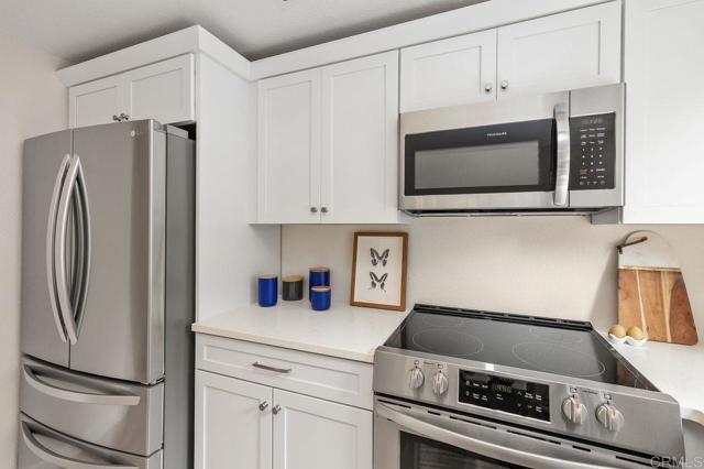 8370 Via Sonoma, La Jolla CA: https://media.crmls.org/mediaz/1ae1b8ea-0a35-4ecb-b4e8-303813e1b7bf.jpg