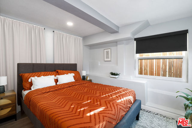 3741 Woolwine Drive, Los Angeles CA: https://media.crmls.org/mediaz/1ae23312-bf43-42c3-8bd5-edce82621acf.jpg