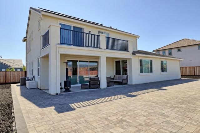 172 Vienna Way, Hollister CA: https://media.crmls.org/mediaz/1ae242f0-3999-4379-b3df-46f9ddf2a415.jpg