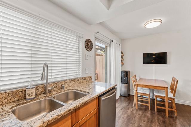 Detail Gallery Image 10 of 24 For 1463 N Broadway a,  Escondido,  CA 92026 - 2 Beds | 1/1 Baths