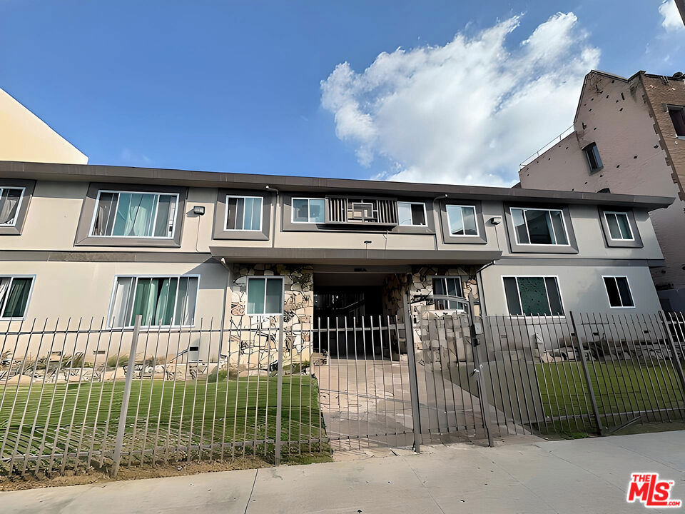 S Mariposa Avenue #17