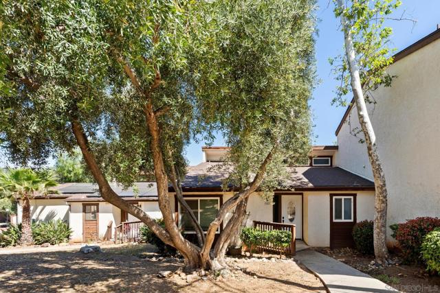 15829 Davis Cup Lane, Ramona CA: https://media.crmls.org/mediaz/1ae34ba6-095d-47b7-bfbc-efcaaea9d845.jpg