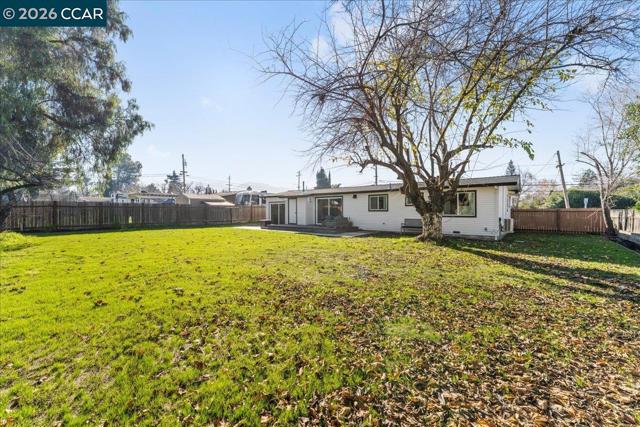 5169 Concord Blvd, Concord CA: https://media.crmls.org/mediaz/1ae385e2-b223-440a-9ec4-697ca5cf9058.jpg