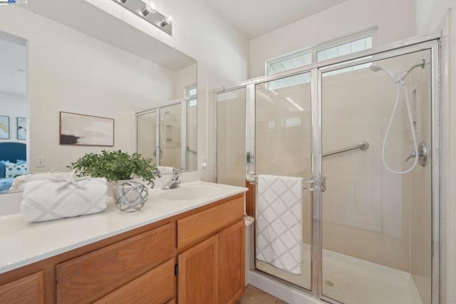 491 Central Park Pl, Brentwood CA: https://media.crmls.org/mediaz/1ae3f939-dc64-4e38-b034-cf01faff213c.jpg