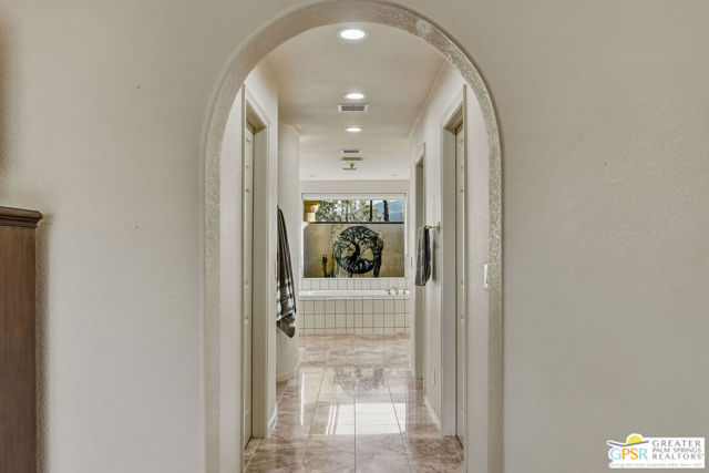 600 W Via Escuela, Palm Springs, CA 92262