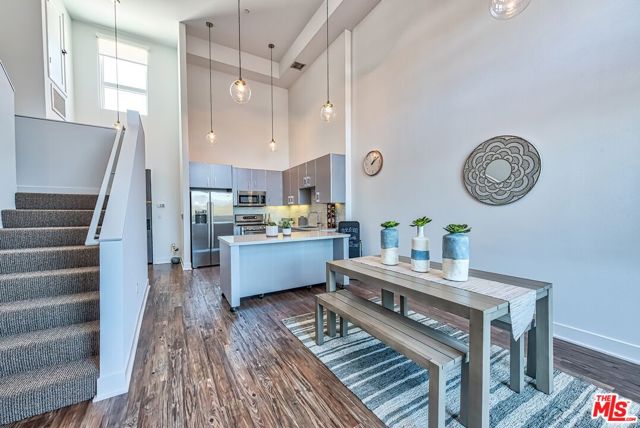 1168 S Barrington Avenue, Los Angeles CA: https://media.crmls.org/mediaz/1ae409c8-2b94-4904-be4d-553feb187736.jpg