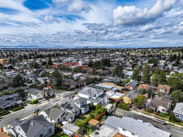 3807 Madrone Avenue, Oakland CA: https://media.crmls.org/mediaz/1ae47523-7ef1-4724-bfdd-1f5bdbcc65e7.jpg