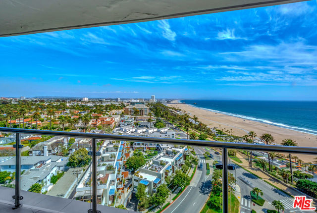 201 Ocean Avenue, Santa Monica, California 90402, 3 Bedrooms Bedrooms, ,2 BathroomsBathrooms,Stock Cooperative,For Sale,Ocean,24384369
