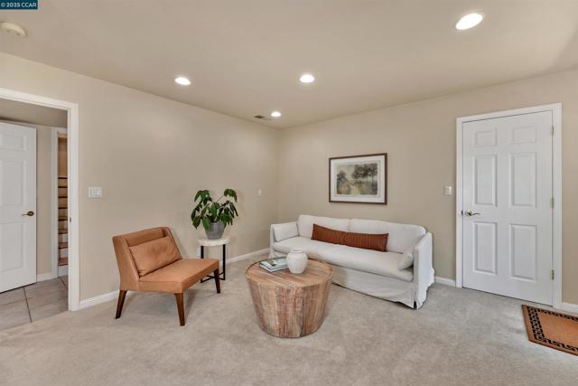 48 Sterling Way, Lafayette CA: https://media.crmls.org/mediaz/1ae4b6a9-4263-406b-a45c-a20685e28f25.jpg