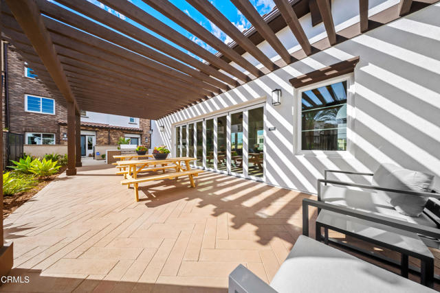 Detail Gallery Image 13 of 21 For 543 via Vallarta, Camarillo,  CA 93012 - 3 Beds | 2/2 Baths