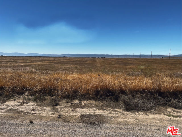 89 W Avenue A, Lancaster CA: https://media.crmls.org/mediaz/1ae4d9fb-2867-4dde-a45f-022d6ab88912.jpg