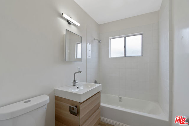 945 N Ditman Avenue, Los Angeles CA: https://media.crmls.org/mediaz/1ae4eb00-2c12-4c84-844a-862dd255e456.jpg