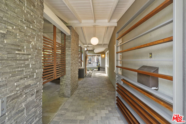 12815 Sarah Street, Studio City CA: https://media.crmls.org/mediaz/1ae50a3f-866c-4f9d-aea0-1df429ae49e1.jpg