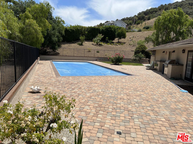 35 PINECREST Road photo 6