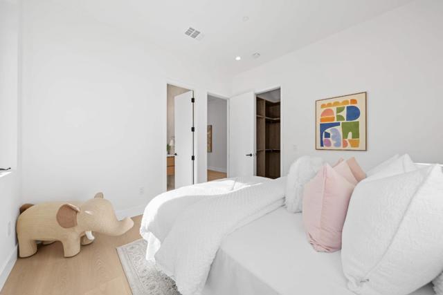 89 Centre Street, Mountain View CA: https://media.crmls.org/mediaz/1ae5f881-4e16-4698-b860-541f5b7c7c58.jpg