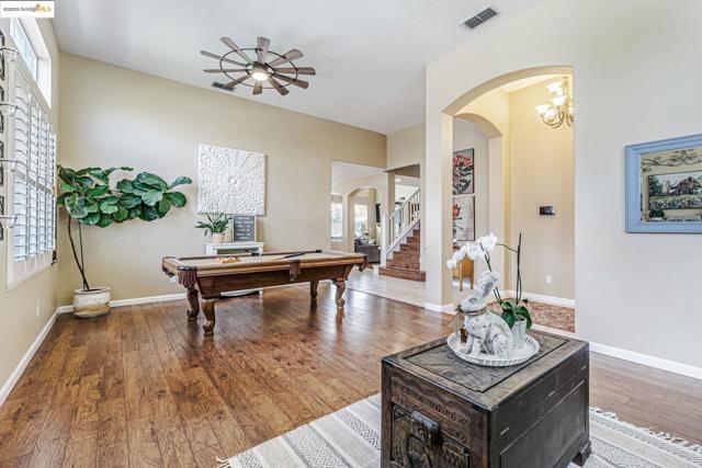 2480 Stanford Way, Antioch CA: https://media.crmls.org/mediaz/1ae68ab5-658b-4761-917a-df4da01c7639.jpg