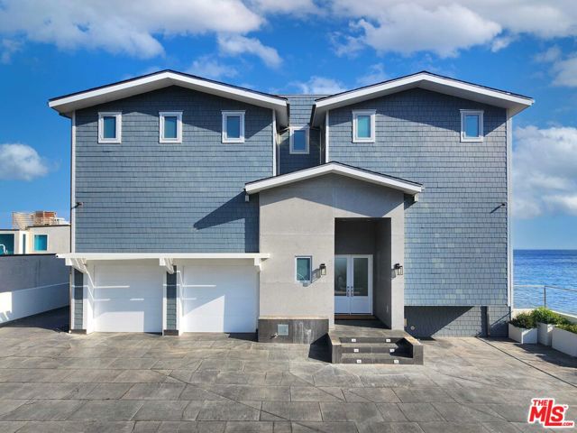 26122 Pacific Coast Highway, Malibu CA: https://media.crmls.org/mediaz/1ae72360-897f-40a0-90d6-0bc9d32a272b.jpg