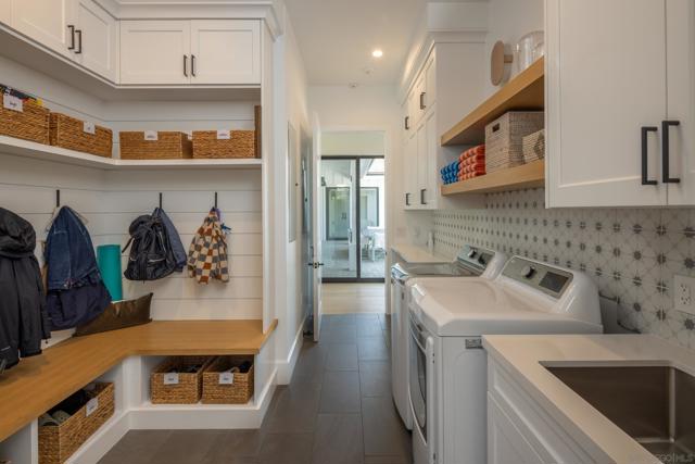 16827 Via De La Valle, Rancho Santa Fe CA: https://media.crmls.org/mediaz/1ae732c6-fbf1-4d44-aa8b-a33d5ff646aa.jpg