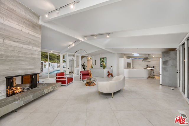 3027 Franklin Canyon Drive, Beverly Hills CA: https://media.crmls.org/mediaz/1ae7cbad-2860-49b0-a9f6-53876907599c.jpg