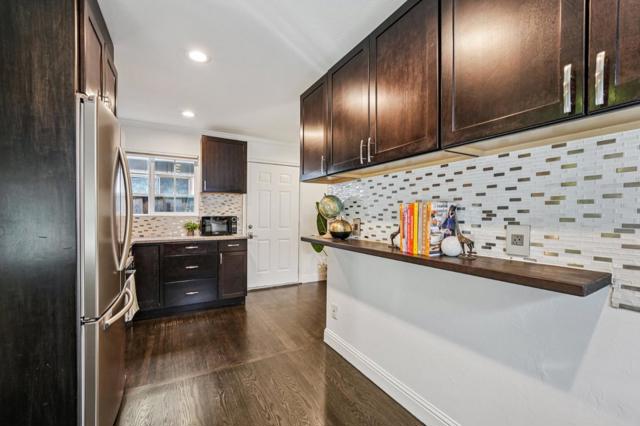 424 5th Avenue, Redwood City CA: https://media.crmls.org/mediaz/1ae7df7e-0af3-4345-961c-0f6c6c14eb7a.jpg