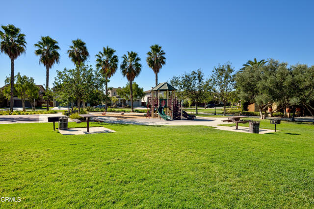 167 Bellafonte Court, Camarillo CA: https://media.crmls.org/mediaz/1aeb4d92-c51f-4447-a465-0fdab0144294.jpg