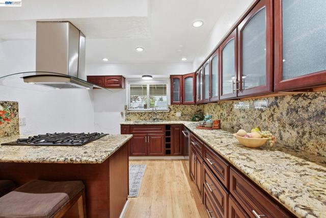 6387 Narcissus Ave, Newark CA: https://media.crmls.org/mediaz/1aeb9577-c70b-4c6f-86aa-5c0ef7e3ac77.jpg