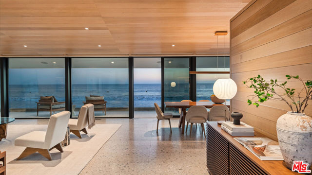 31388 Broad Beach Road, Malibu CA: https://media.crmls.org/mediaz/1aebcdd6-8991-4174-973c-c7b6c1ac863e.jpg
