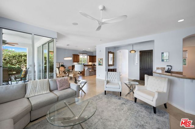 56645 Mountain, La Quinta CA: https://media.crmls.org/mediaz/1aec0421-bf98-46dd-a518-59bc35ca6eaf.jpg
