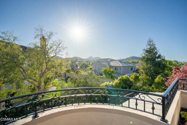 483 Via Merla, Newbury Park CA: https://media.crmls.org/mediaz/1aec38c3-8d82-4bcc-bd90-b275f49a094a.jpg
