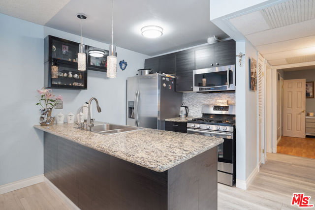 20134 LEADWELL Street, 249 photo 5