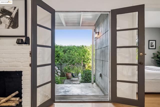 1025 Creston Rd, Berkeley CA: https://media.crmls.org/mediaz/1aed27c6-fe3a-49d1-9a9e-36ef2d89649d.jpg