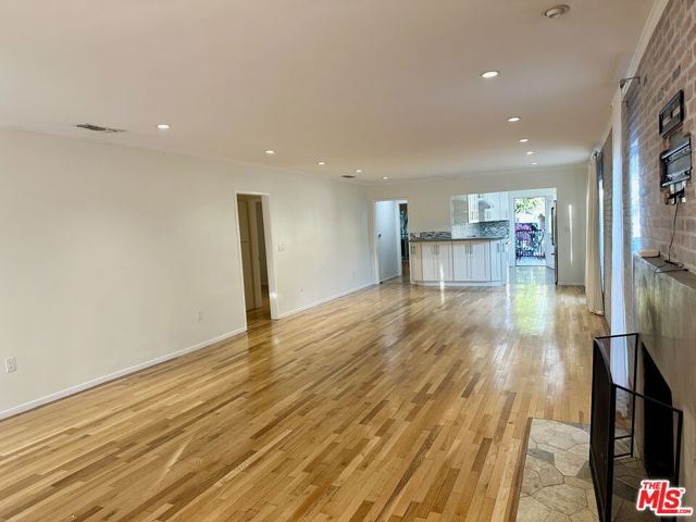 1246 N Genesee Avenue, West Hollywood CA: https://media.crmls.org/mediaz/1aeda3eb-4729-4118-b8b2-1ebdfec15525.jpg