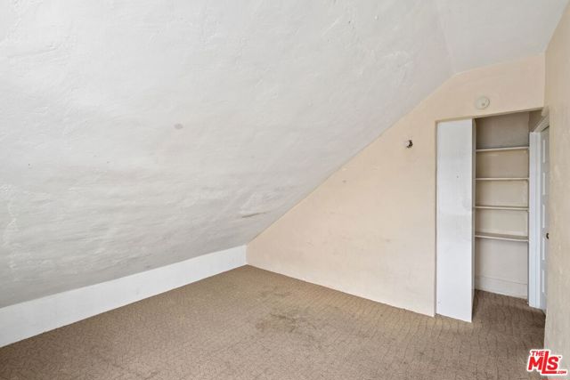 4812 Arlington Avenue, Los Angeles CA: https://media.crmls.org/mediaz/1aedfaee-28fb-4a93-8568-fd252cb4f2c0.jpg