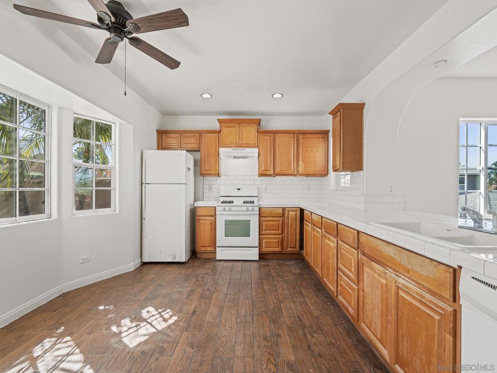 330 Willie James Jones Ave - photo 5