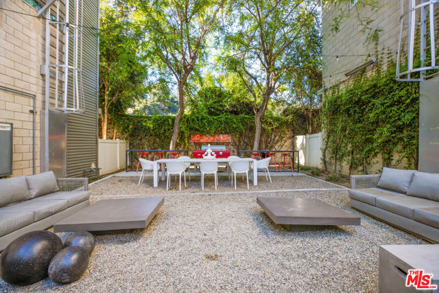  Commercial for Sale in Los Angeles, California