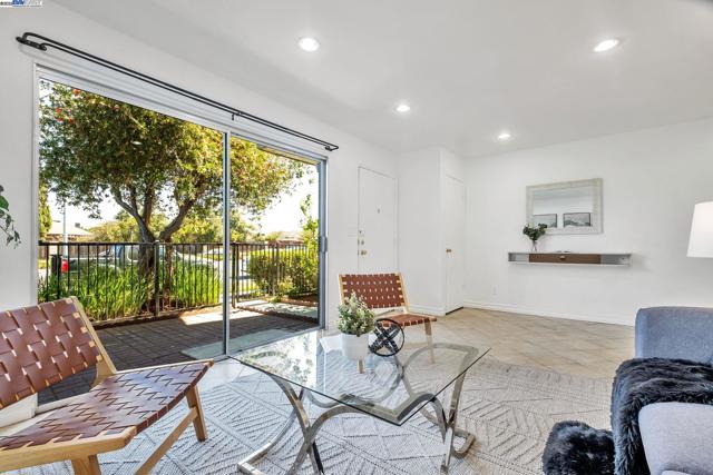 4312 Solano Way, Union City CA: https://media.crmls.org/mediaz/1aef1f78-ca52-4a0d-86f9-a4b6c9e93f5a.jpg