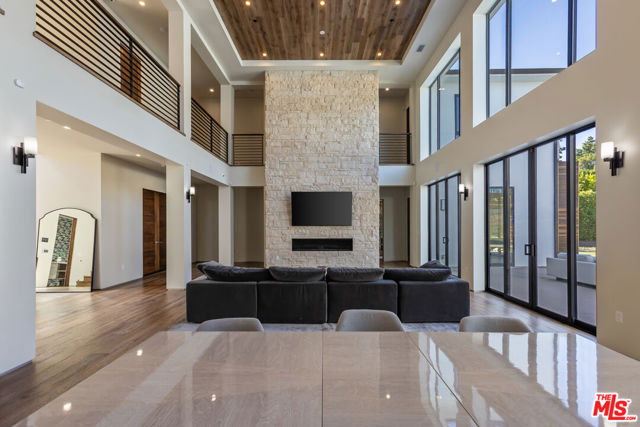 4607 Vanalden Avenue, Tarzana CA: https://media.crmls.org/mediaz/1aef30df-cd7c-4e26-8f4f-efcac3b20a7a.jpg