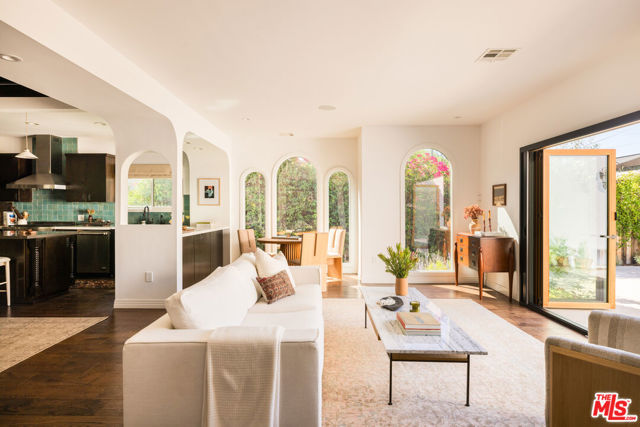 215 North Gower Street photo 14