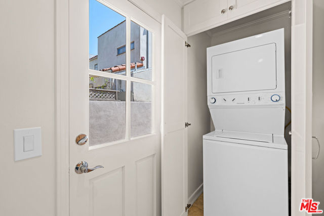 704 Westbourne Drive, West Hollywood CA: https://media.crmls.org/mediaz/1aef8ad6-6965-48d6-baac-a09cfe6790b2.jpg