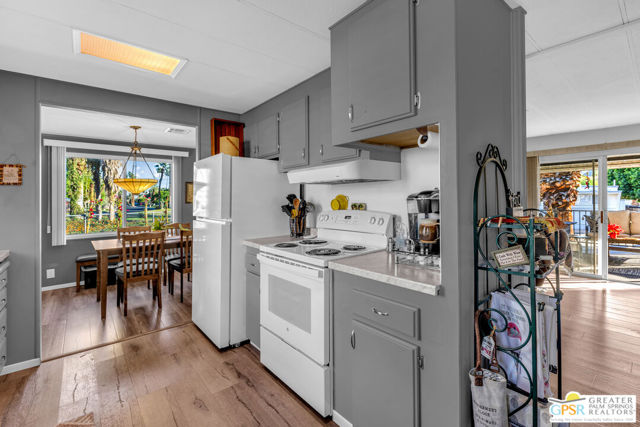 7 Lincoln, Cathedral City CA: https://media.crmls.org/mediaz/1aefc9bf-c953-4efb-92bf-811242c42f8f.jpg