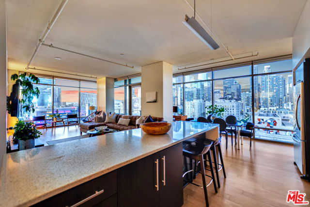 1100 S Hope Street, Los Angeles CA: https://media.crmls.org/mediaz/1af02ae9-532a-444a-b7fa-acb894f0693d.jpg