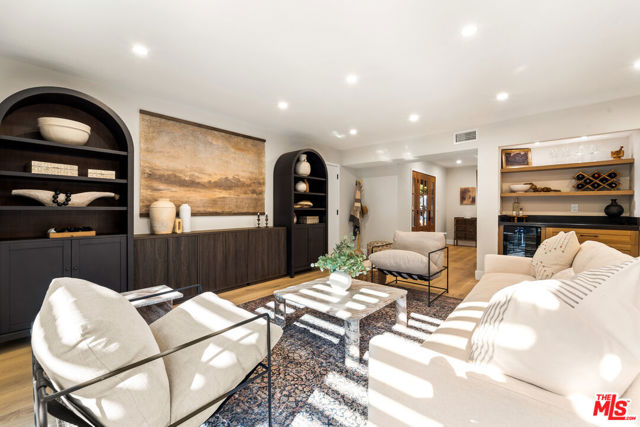 22824 Margarita Drive, Woodland Hills CA: https://media.crmls.org/mediaz/1af0d210-9df6-41bf-ada9-7f007b44e692.jpg