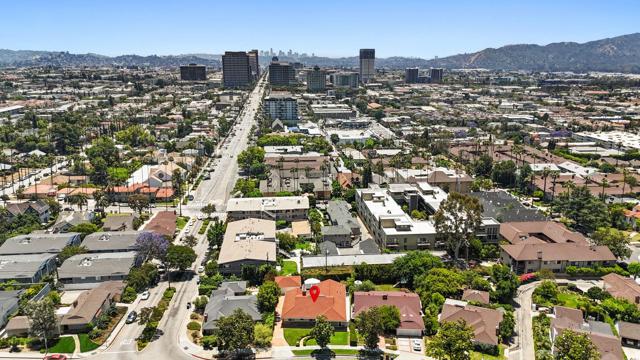108 W Kenneth Road, Glendale CA: https://media.crmls.org/mediaz/1af0dd93-5ea0-46a4-a472-1a7f4342be35.jpg