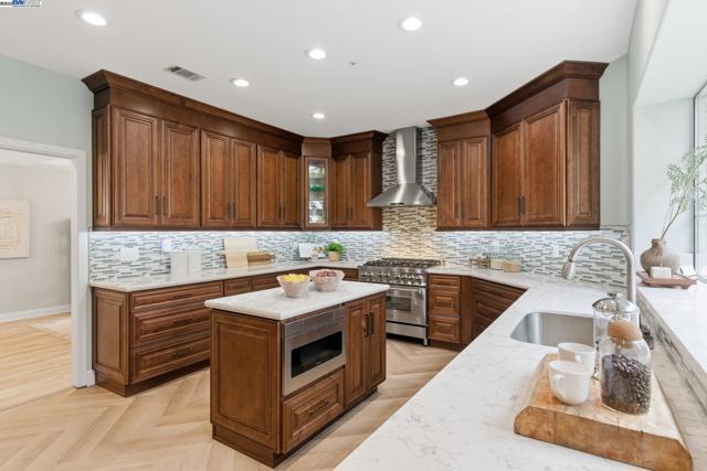 1031 Millbrook Court, Walnut Creek CA: https://media.crmls.org/mediaz/1af181fb-ec8d-4806-a479-53c29ce022dc.jpg