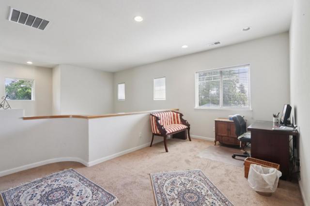 540 Lavender Way, Hollister CA: https://media.crmls.org/mediaz/1af1e136-e1af-4df7-8a6a-6447833e864d.jpg