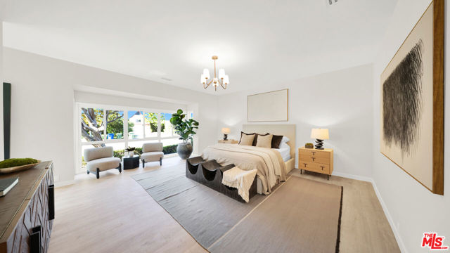 6900 Chisholm Avenue, Lake Balboa CA: https://media.crmls.org/mediaz/1af1ed5f-1c14-48b7-85a8-6bd8b66465fe.jpg