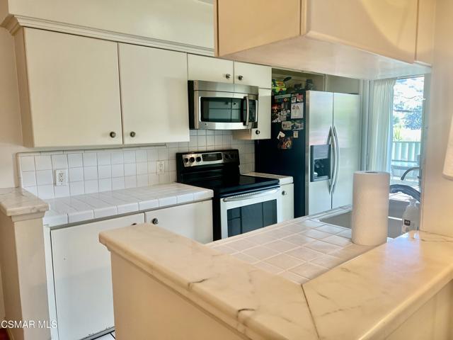 1542 Riverside Drive, Glendale CA: https://media.crmls.org/mediaz/1af214f6-15de-45be-8f83-f6ef909193b8.jpg